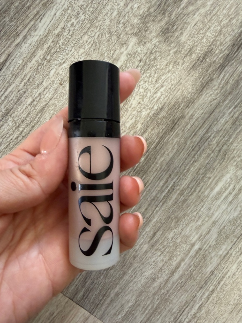 Saie Makeup Primer - Soft Nude Pink Finish